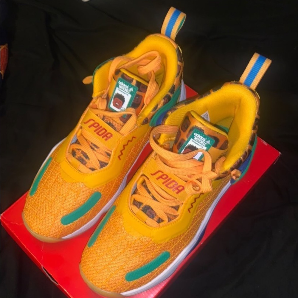 Donavan Mitchell x Adidas x Lego